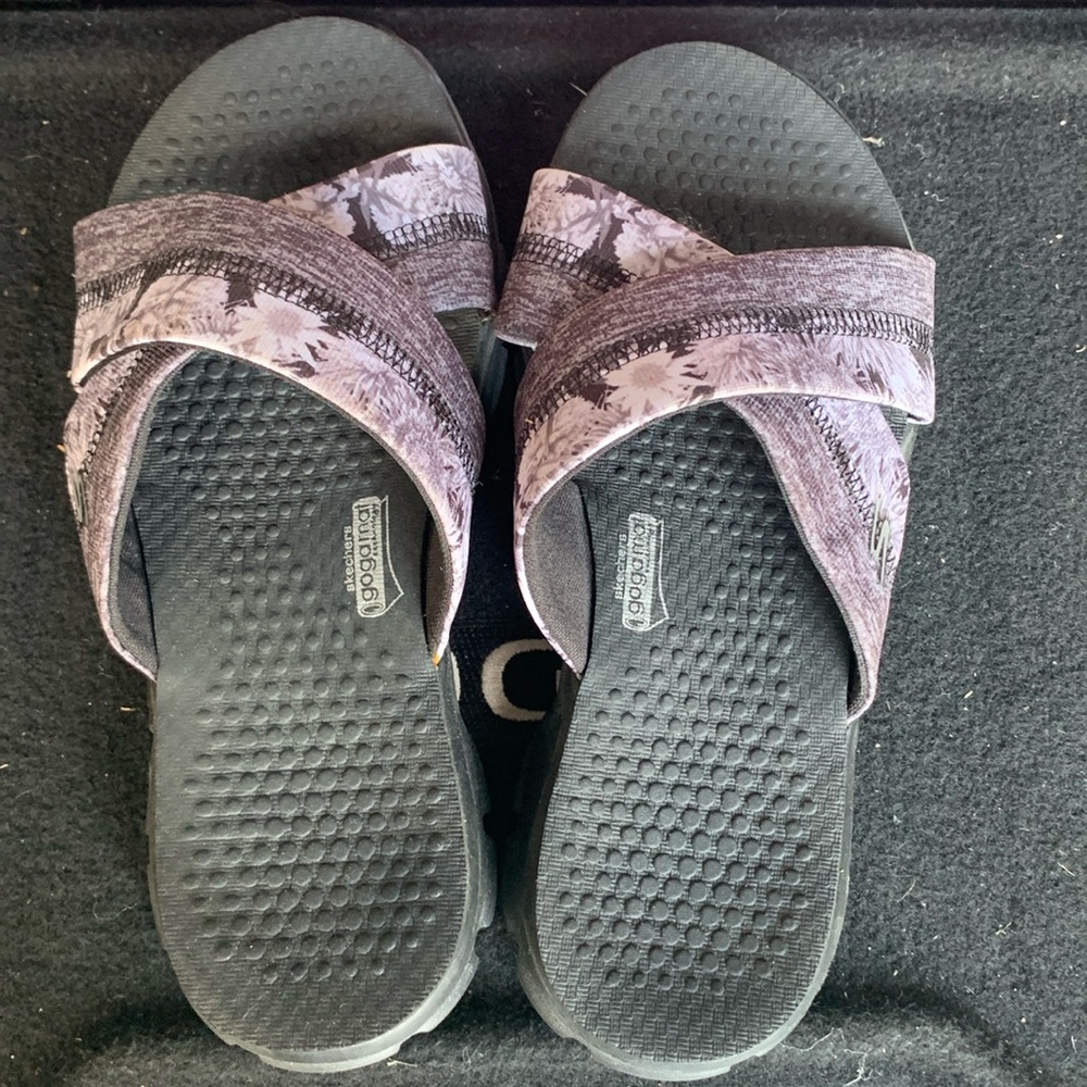 Skechers Goga Mat sandals. summer time,gently used size 6 US